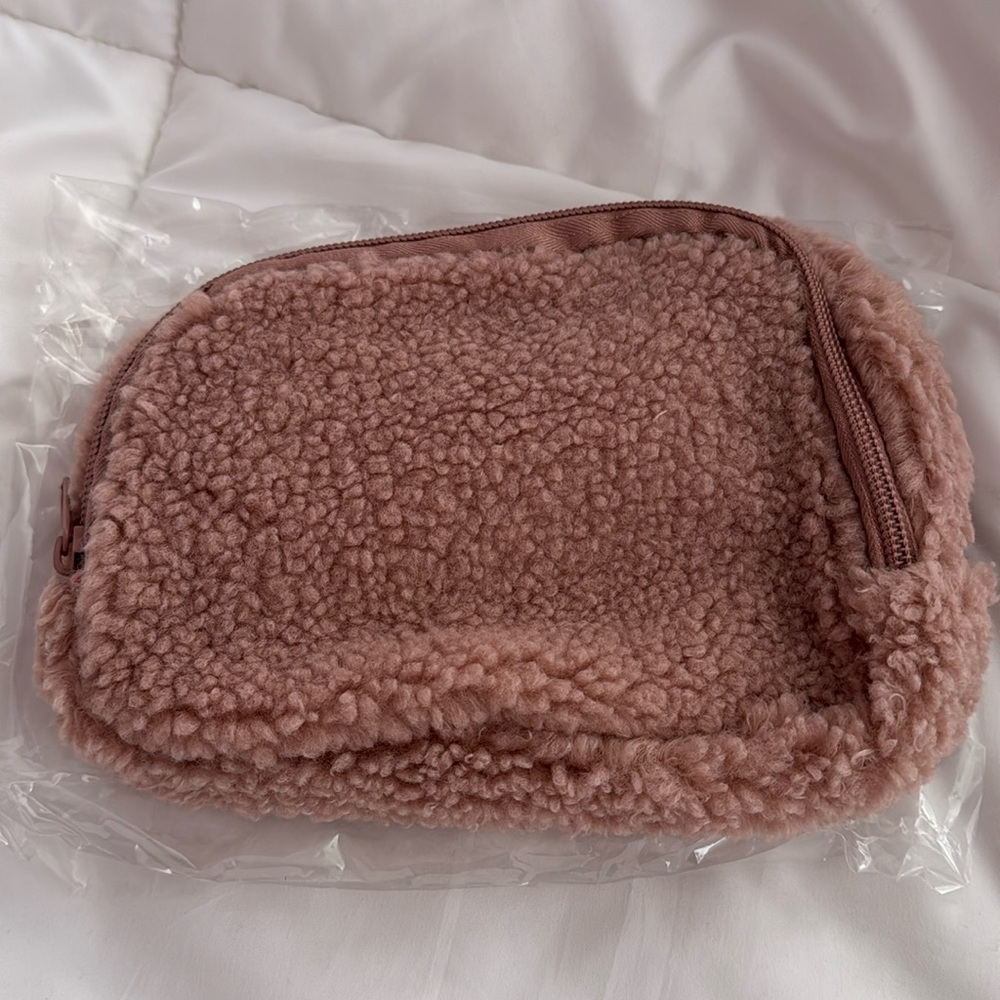 Ulta Beauty Sherpa Fuzzy Crossbody Belt Bum Bag Baby Pink Brand New